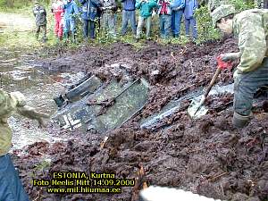 2002-09-14-Estonia-Kurtna_tank_T-34_07.jpg